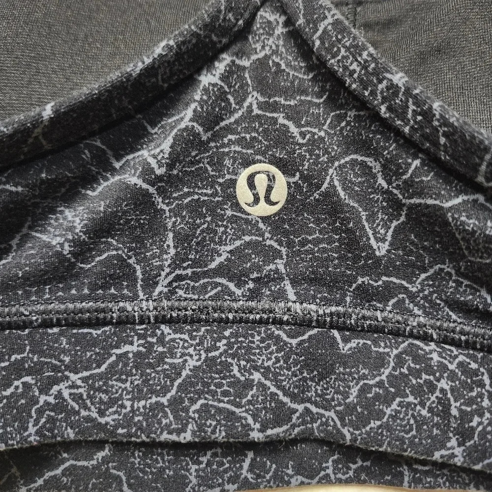 Lululemon Flow Y Bra *Nulu Sport Bra Size 10 Outdoors Gym Athletic Running - Picture 7 of 8